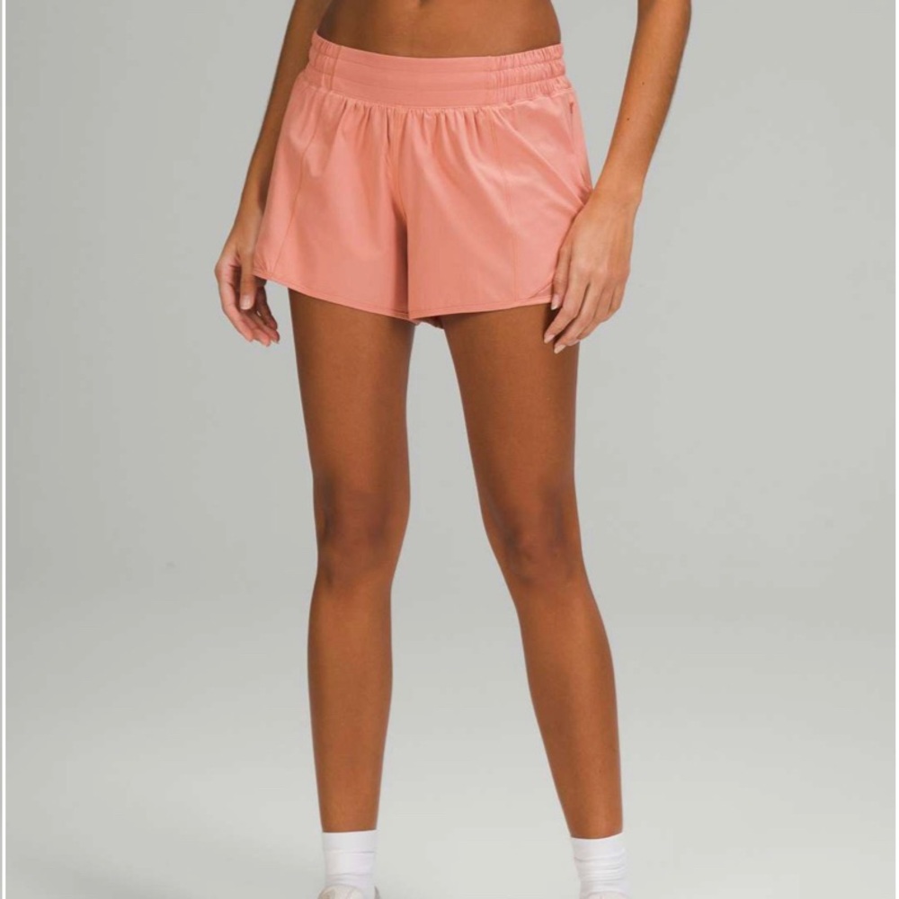 Lululemon Hotty Hot Low-Rise Lined Short 4”